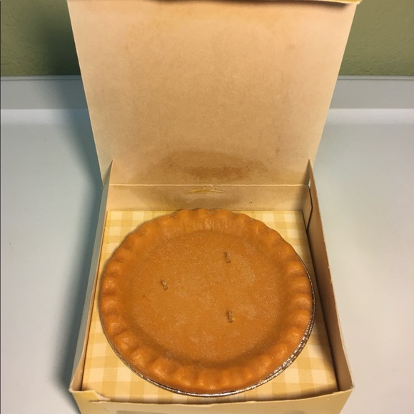 NIB Mia Bella’s Bakery Candle - Pumpkin - Picture 2 of 8